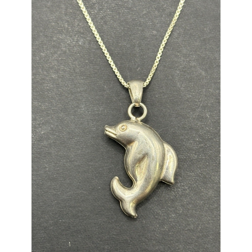 Vintage Sterling Silver Dolphin Pendant Necklace 925 G27